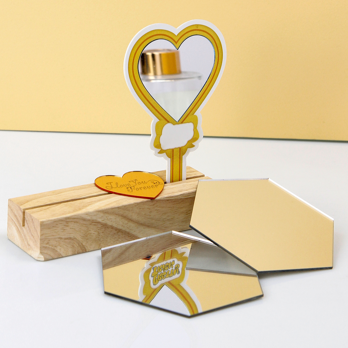 还在为亚克力镜切割不准确边缘毛躁烦恼？