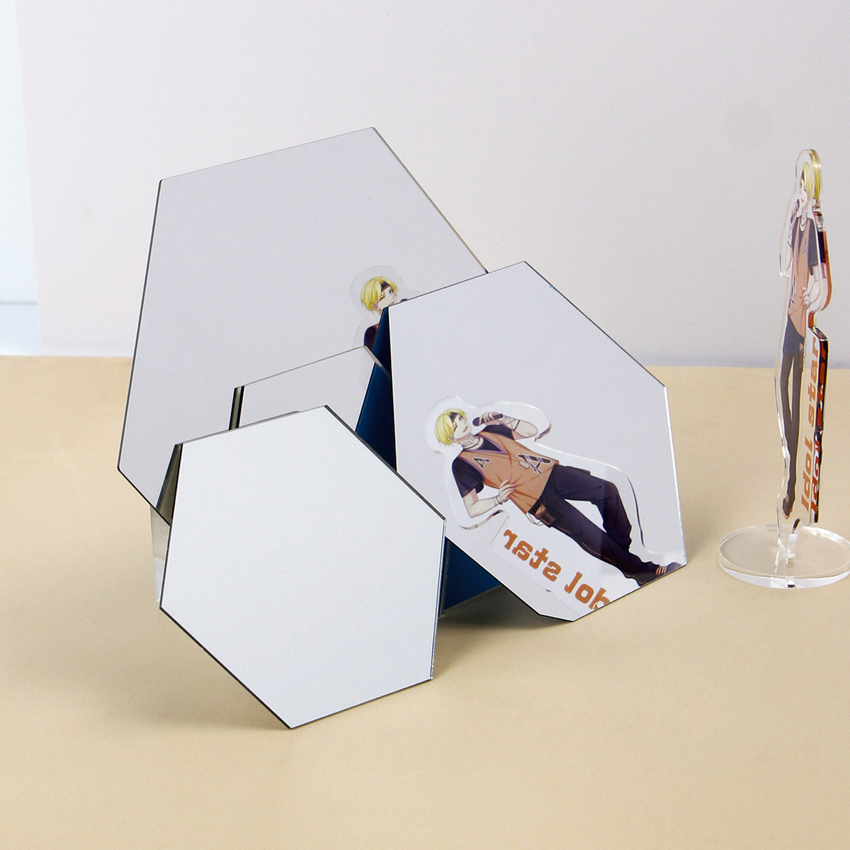 亚克力镜：透明亮丽，美观实用